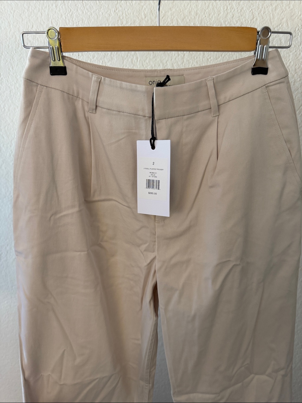 Onia Lyocell Pleated Trousers In Solid Stone